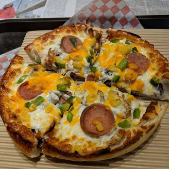 Pizza Shab - Downtown - Small beef pizza - Halal Near Me - Toronto, Ontario