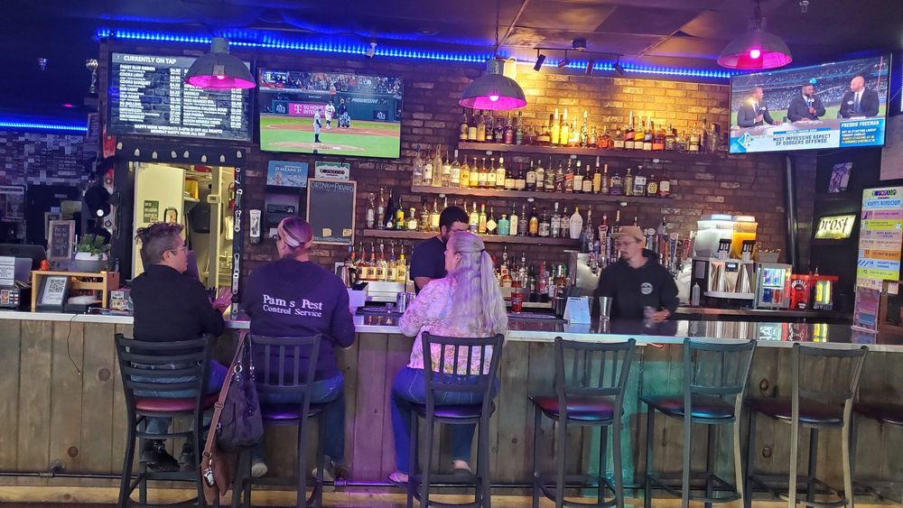 EMPORIUM SPORTS BAR - Updated July 2026 - 12 Photos & 23 Reviews - 925