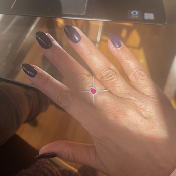 Studio Nail Bar - Nail Salons Near Me - Burbank, California