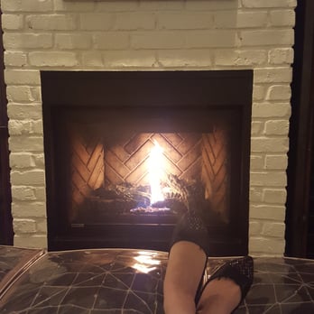 Drake Devonshire - Chillin' at the fireplace - Hotels Near Me - Wellington, Ontario