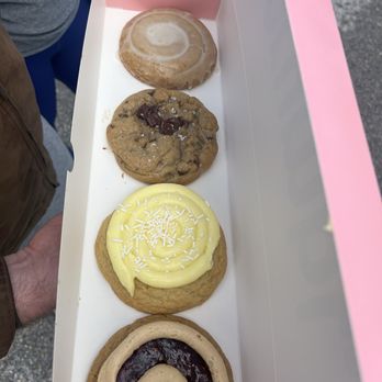 Crumbl - Doral - Bakeries Near Me - Miami, Florida Crumbl - Doral - Bakeries Near Me - Miami, Florida