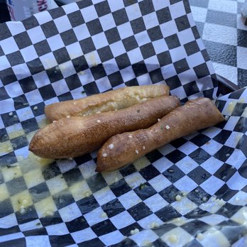 Enzos Pizza - Burnt, hard bread sticks - Pizza Near Me - Riverside, California