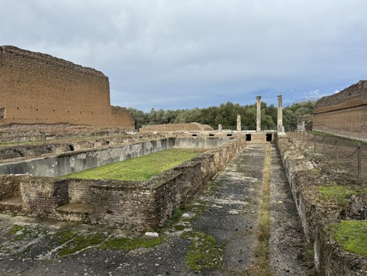 Hadrian's Villa by null