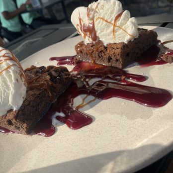Carol’s On The Water - Warm brownie with ice cream - American Near Me - Budd Lake, New Jersey Carol’s On The Water - Warm brownie with ice cream - American Near Me - Budd Lake, New Jersey