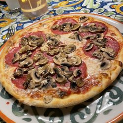 Da Salvatore - Pizza salami e funghi