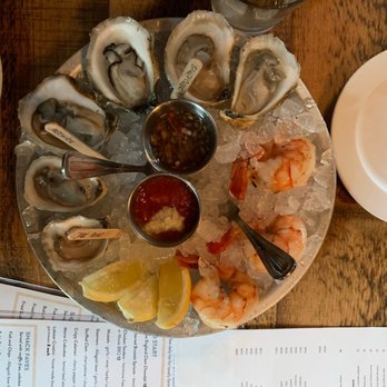 The Maine Catch - Raw bar - yummy but $$$$. - Seafood Near Me - Ogunquit, Maine