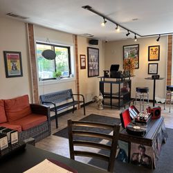 Elicious - Front waiting area