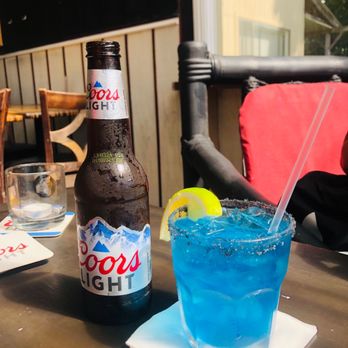 The HI Dive Bar - Beer and Margarita - Dive Bars Near Me - Kealakekua, Hawaii