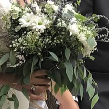 Beachwood Florist - I wanted white flowers (Daisies) and Lavender in my bouquet. Linda gave me EXACTLY what I wanted and made it look prettier than I imagined! - Florists Near Me - Milford, Connecticut