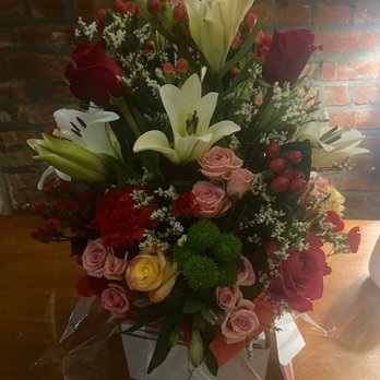 Eclore Floral - This is the floral arrangement I got. Just excellent work. - Florists Near Me - Hackensack, New Jersey