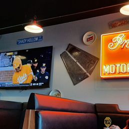 SMITTY’S GARAGE BURGERS AND BEER - Updated July 2025 - 175 Photos & 262 ...