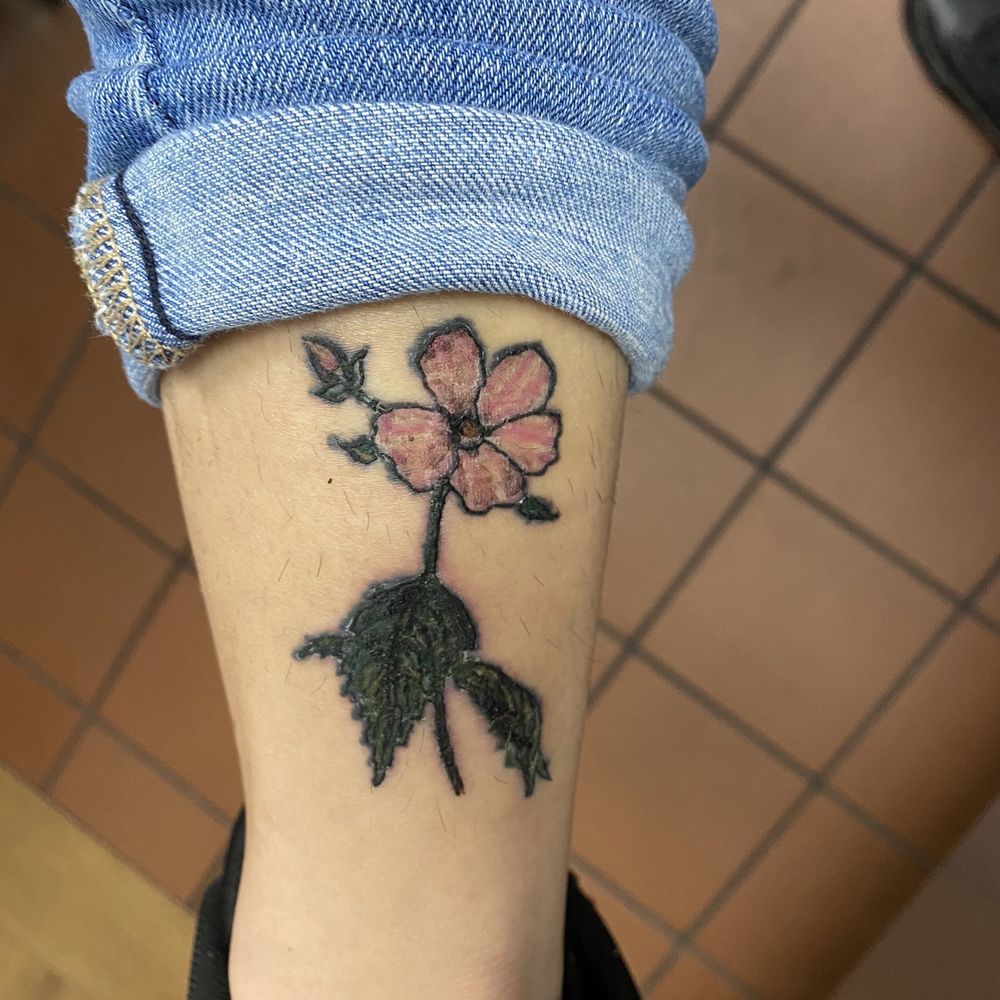 TJ's Dermagraphics - My tattoo. The entire thing is a huge painful splitting scab. - Tattoo Near Me - Harrisonburg, Virginia TJ's Dermagraphics - My tattoo. The entire thing is a huge painful splitting scab. - Tattoo Near Me - Harrisonburg, Virginia