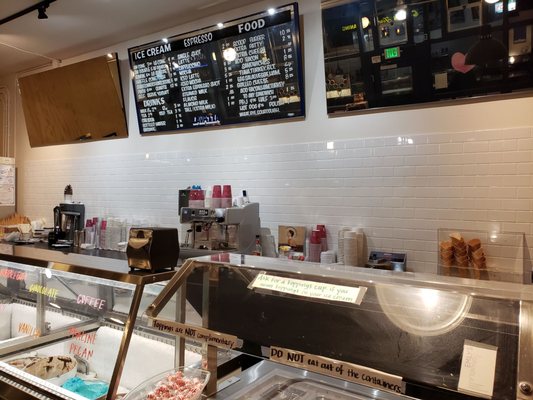 Scoop Du Jour Ice Creamery by null