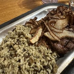 Bergen Bar & Grill - Filet mignon with fried onions and wild rice