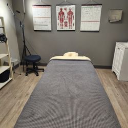 Weaving Wellness Bodywork - Massage room
