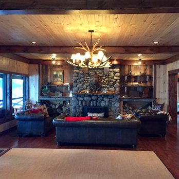 Great Pines Resort - Main lobby & fireplace - Resorts Near Me - Old Forge, New York