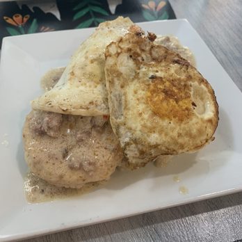 The Fancy Biscuit - B&G with over-easy eggs on top - Breakfast & Brunch Near Me - Richmond, Virginia