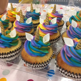 Cake Bash Studio - Bakeries Near Me - Lake Balboa, California