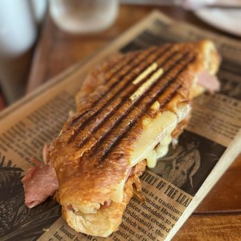 Farmhouse Cafe - Breakfast & Brunch Near Me - Honolulu, Hawaii