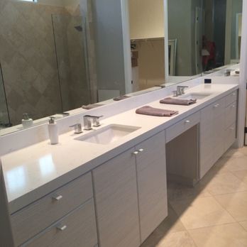 Closet La Quinta Cabinetry - Bathroom Cabinets - http://www.closetlaquintacabinetry.com/closet-la-quinta-portfolio.html - Cabinetry Near Me - Palm Desert, California