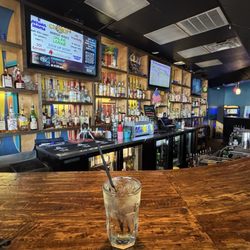 Oasis Lounge - Bar