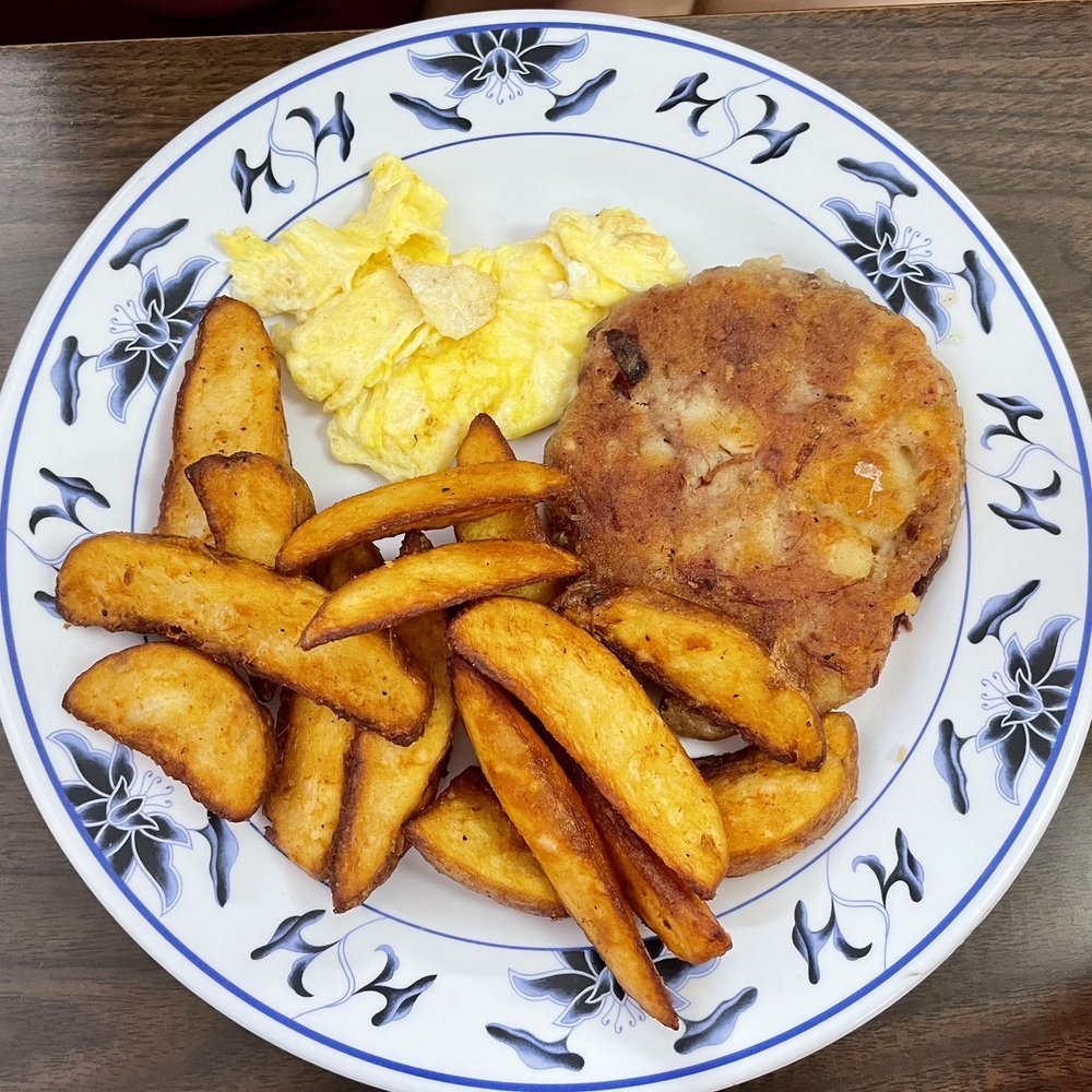 Jack's Inn - Corned Beef Hash Breakfast - Breakfast & Brunch Near Me - Kahului, Hawaii Jack's Inn - Corned Beef Hash Breakfast - Breakfast & Brunch Near Me - Kahului, Hawaii