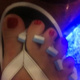 Pretty toes by Leon. :) Pretty toes by Leon. :)