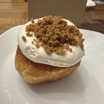 Twisted Croissant - Banana Crème Pie Brioche Donut - Bakeries Near Me - Portland, Oregon Twisted Croissant - Banana Crème Pie Brioche Donut - Bakeries Near Me - Portland, Oregon