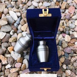 Freeman Mortuary - We offer a variety of keepsake urns to help you keep your loved one close.