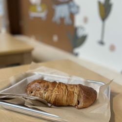 Pueblo Querido Coffee Roasters - Guava Cheese Croissant
