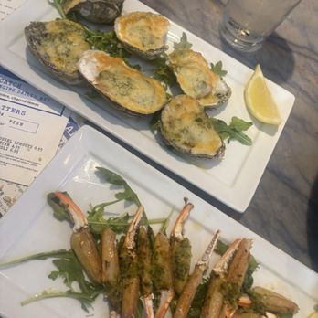 Pearlz Oyster Bar - Seafood Near Me - Charleston, South Carolina