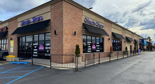 Strain Stars Cannabis Dispensary & Delivery by null