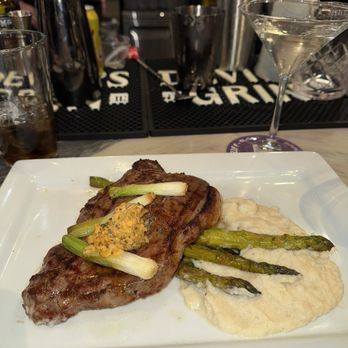 Rex's Bar & Grill - new york strip - Sports Bars Near Me - Fort Worth, Texas Rex's Bar & Grill - new york strip - Sports Bars Near Me - Fort Worth, Texas