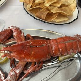 Steamed lobster and fried potatoes Steamed lobster and fried potatoes