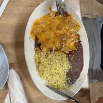 El Mirador Restaurant - Enchilada - Salvadoran Near Me - Manassas, Virginia