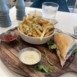 Bcafe - Yumminess on a plate