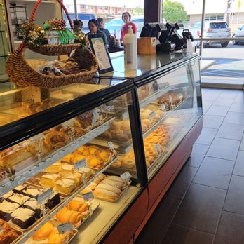 Liliha Bakery - Pastries - Bakeries Near Me - Honolulu, Hawaii