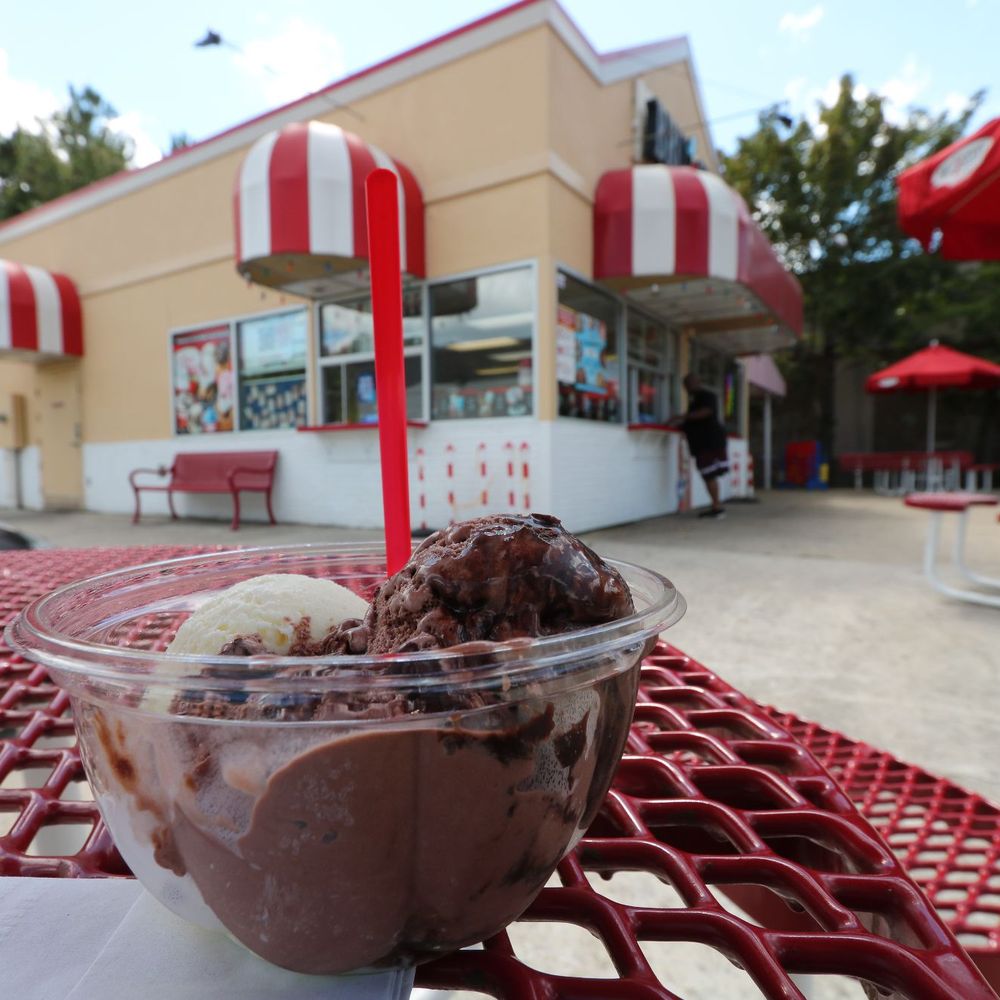 Bruster's Real Ice Cream - the outside of a restaurant - Ice Cream & Frozen Yogurt Near Me - Midlothian, Virginia Bruster's Real Ice Cream - the outside of a restaurant - Ice Cream & Frozen Yogurt Near Me - Midlothian, Virginia