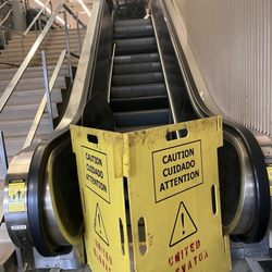 Entrance to escalator
