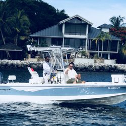 Scales 2 Tales Charters - Ranger Bay Boat Bahia 220