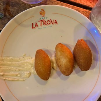 Cafe La Trova - Croqueta de langosta - Cocktail Bars Near Me - Miami, Florida