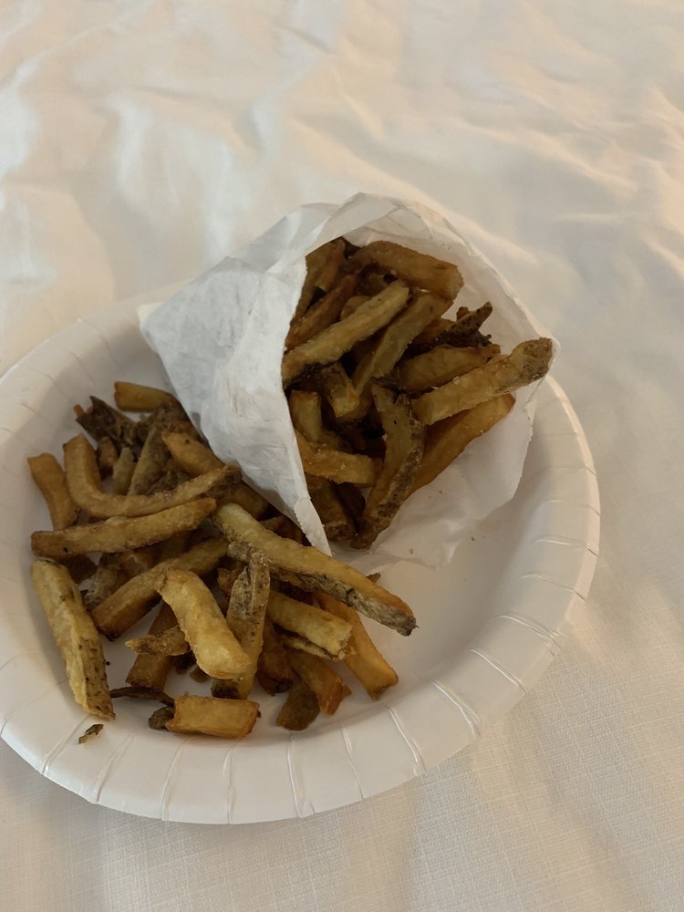 SALERNO’S RED HOTS Updated September 2024 33 Photos & 67 Reviews