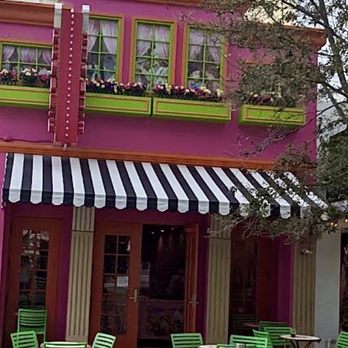 Sloan's - Clematis St. - Sloan's - Ice Cream & Frozen Yogurt Near Me - West Palm Beach, Florida