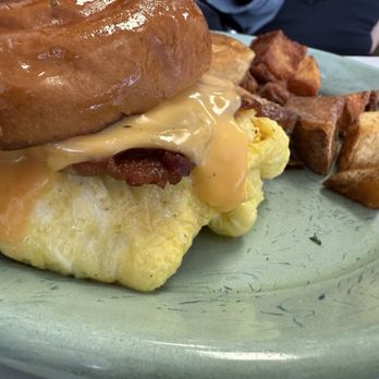 Cafe Weekend - Breakfast & Brunch Near Me - Allston, Massachusetts
