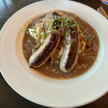 The Plate & Pint - Bangers and mash - New American Near Me - Bainbridge Island, Washington