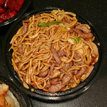 Mandarin Restaurant - Beef lo mein - Chinese Near Me - New City, New York