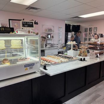 Amy Cakes - Display case - Desserts Near Me - Cheshire, Connecticut