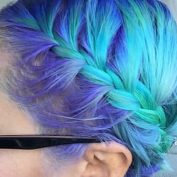 My hair is so pretty, thanks Kristen... My hair is so pretty, thanks Kristen...