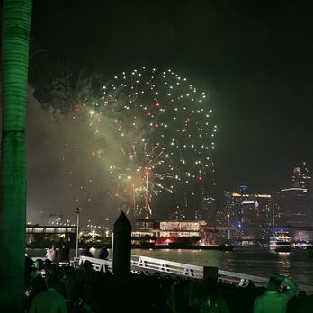 The Deck at Island Gardens - Fireworks at Bayside - Mediterranean Near Me - Miami, Florida The Deck at Island Gardens - Fireworks at Bayside - Mediterranean Near Me - Miami, Florida