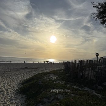 Carpinteria State Beach - Beaches Near Me - Carpinteria, California